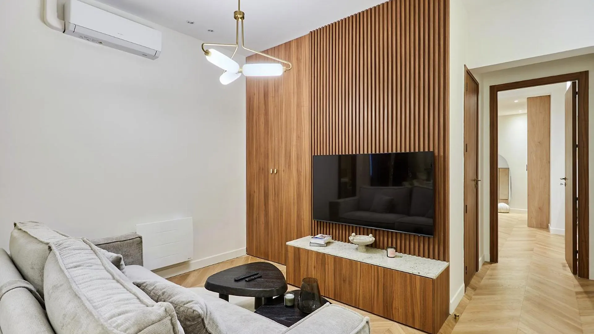 Apartment Superb Center Of By Prestige