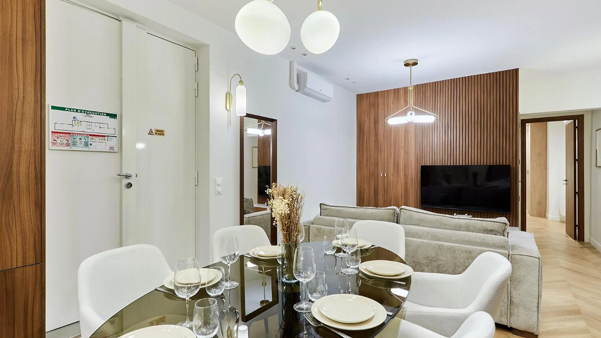 Apartment Superb Center Of By Prestige