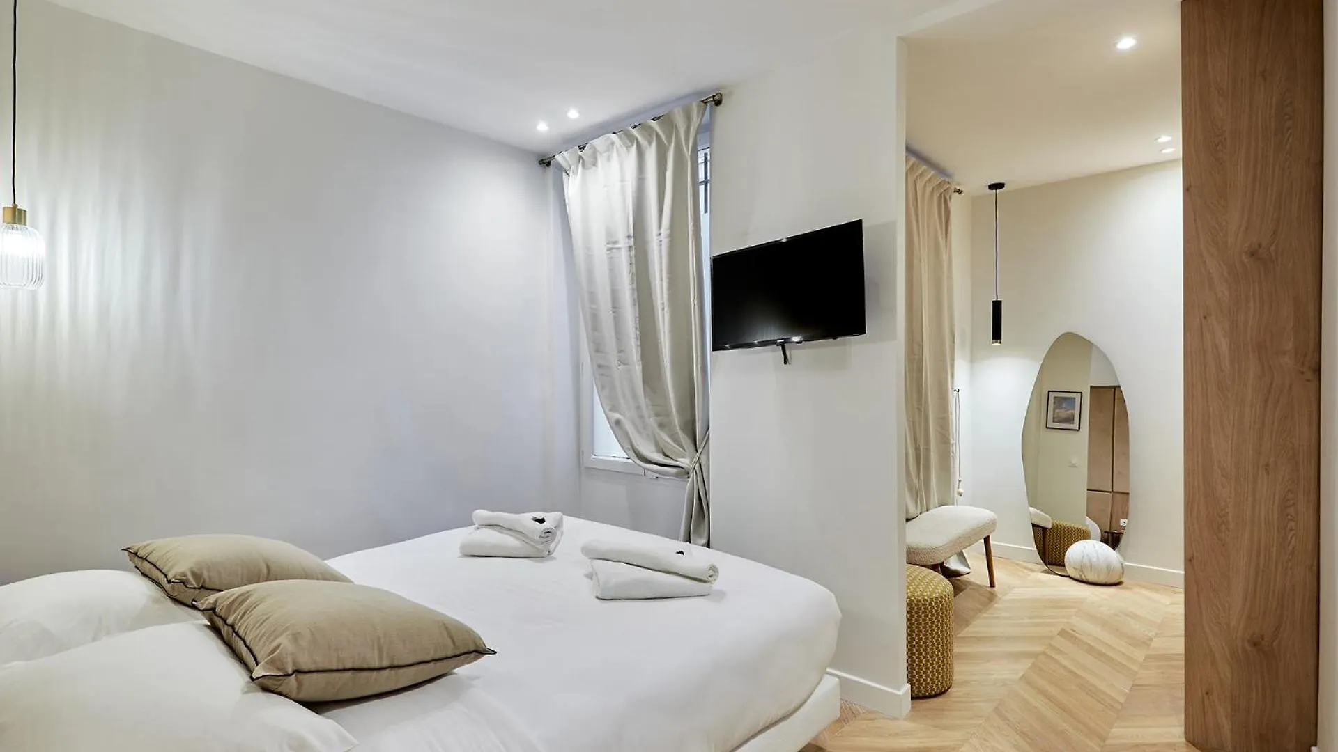 Superb Center Of By Prestige Apartment